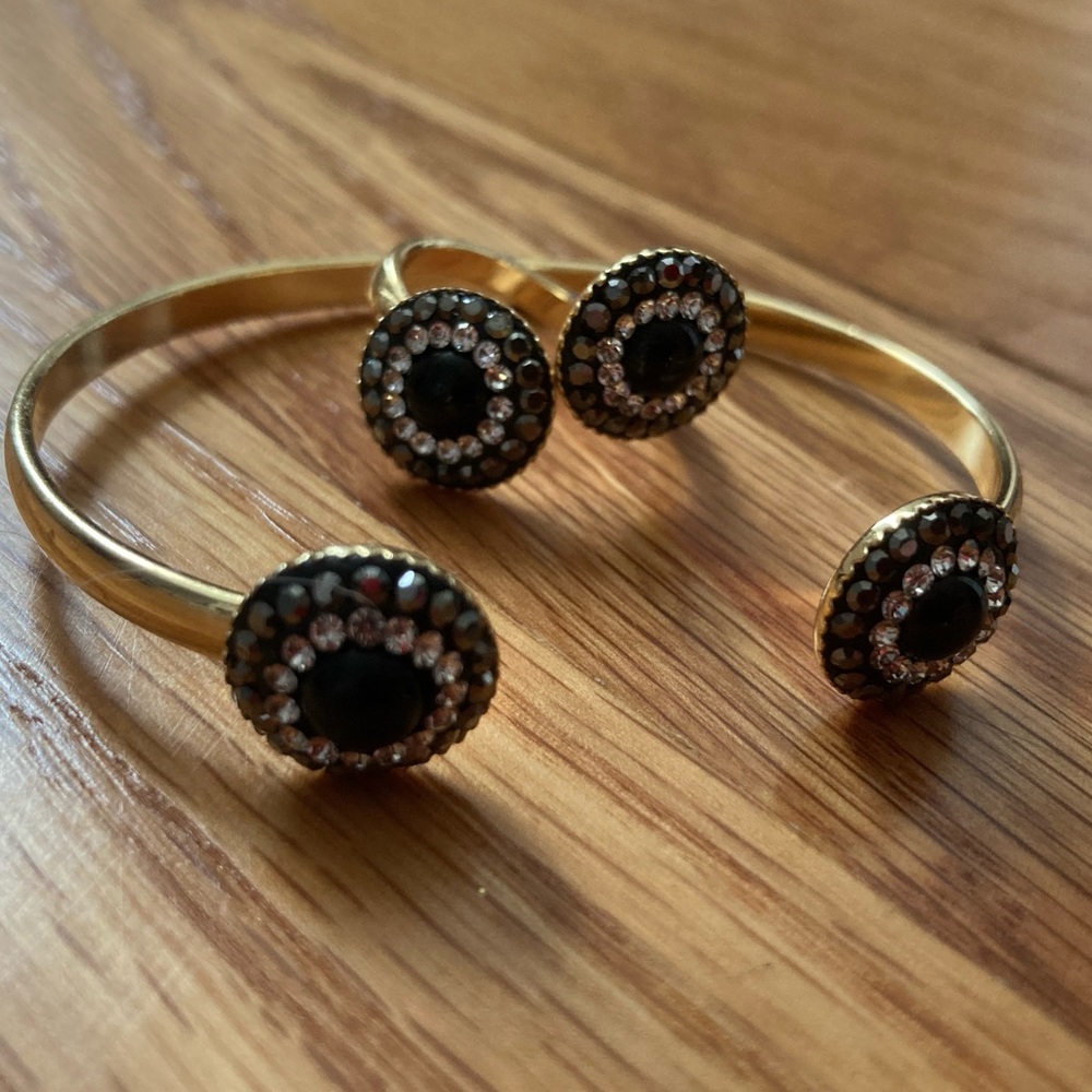 Matching fashion black and gold bracelet and ring